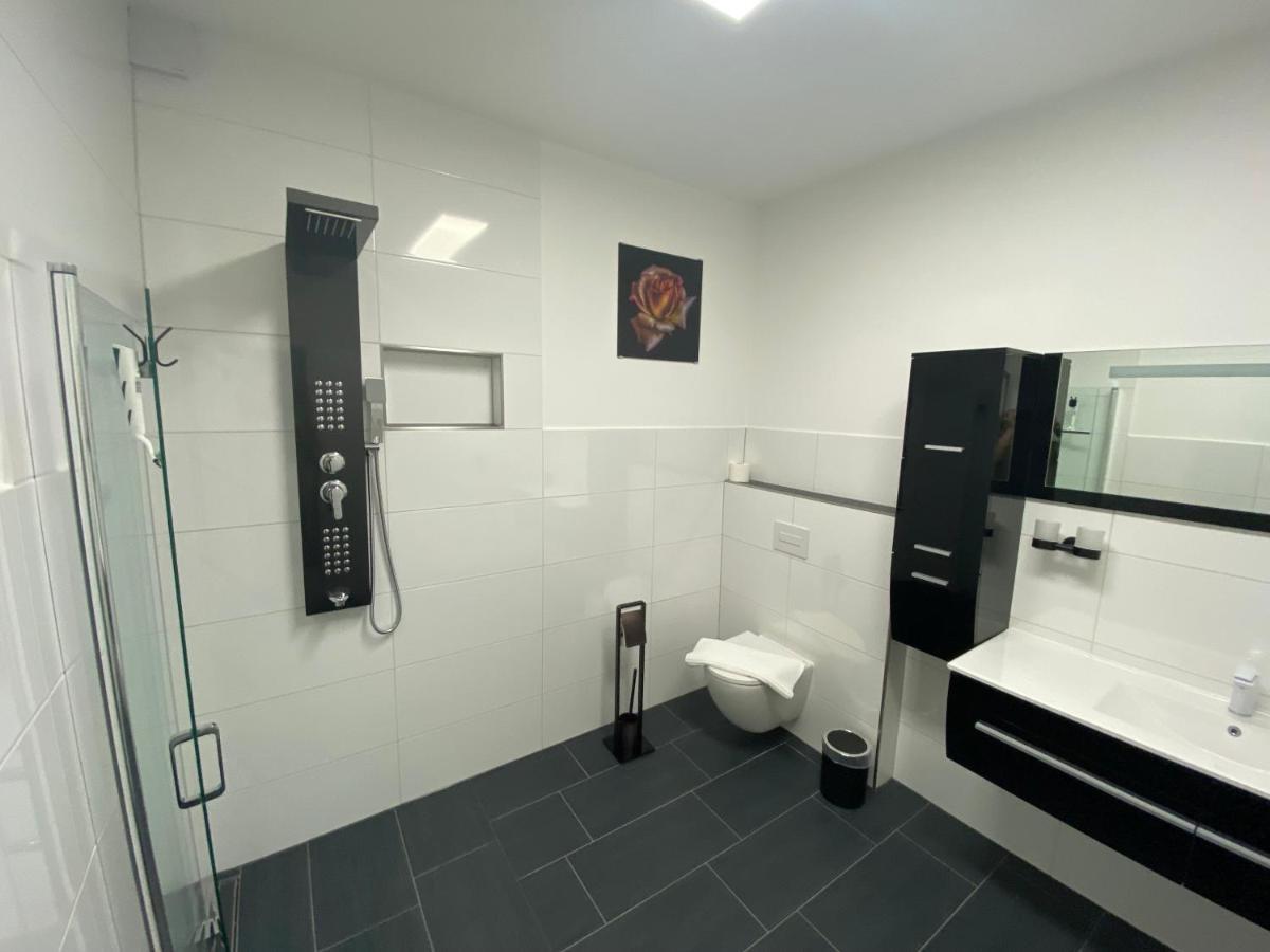 Apartments Saaldorf-Ferienhaus Mit 6 Apartments 45Qm-120Qm Direkt Am Thueringer Meer-Bleilochtalsperre Bad Lobenstein Exterior foto
